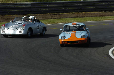Esbjergenseren Christoph Kjærgaard (63) vandt et af de historiske løb i sin Lotus Elan.